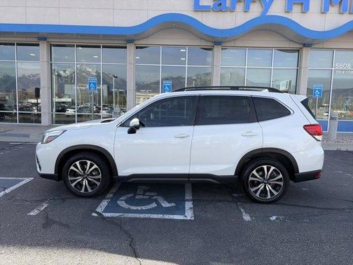 Crystal White Pearl 2020 Subaru Forester Limited