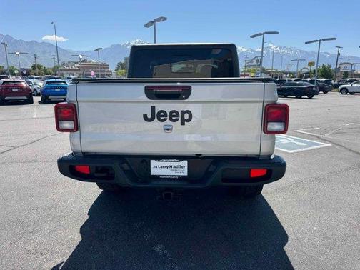 2023 Jeep Gladiator Sport