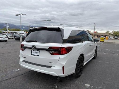 Platinum White Pearl 2026 Honda Odyssey Sport-L