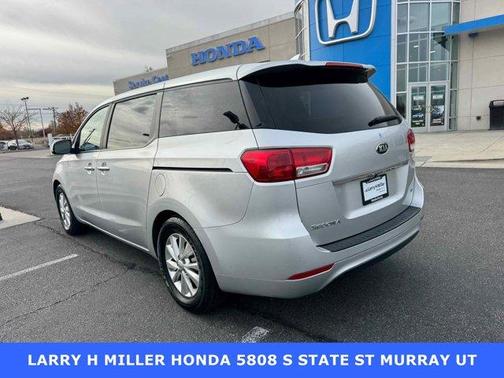 2017 Kia Sedona LX