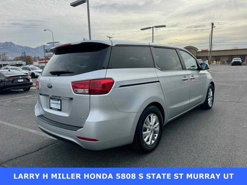 2017 Kia Sedona LX