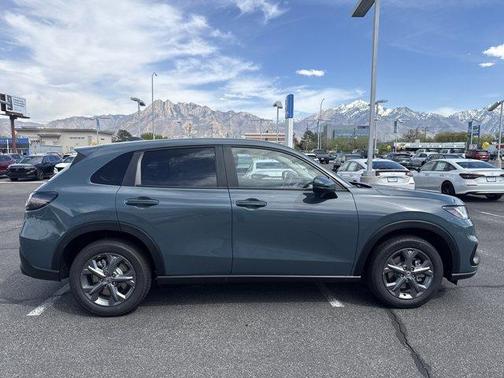 Pearl 2026 Honda HR-V LX