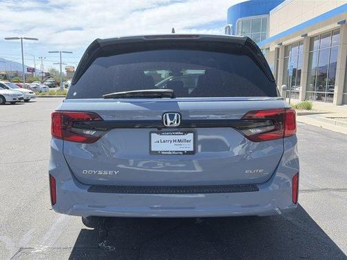 Sonic Gray Pearl 2026 Honda Odyssey Elite