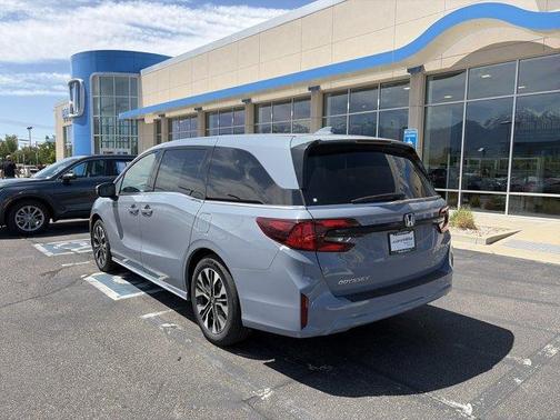 Sonic Gray Pearl 2026 Honda Odyssey Elite