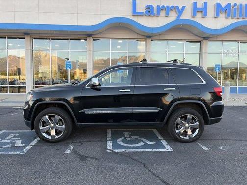 Black Forest Green Pearl 2013 Jeep Grand Cherokee Overland