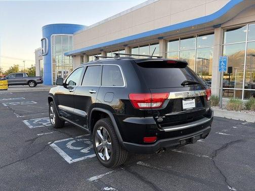 Black Forest Green Pearl 2013 Jeep Grand Cherokee Overland