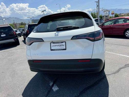 2025 Honda HR-V LX