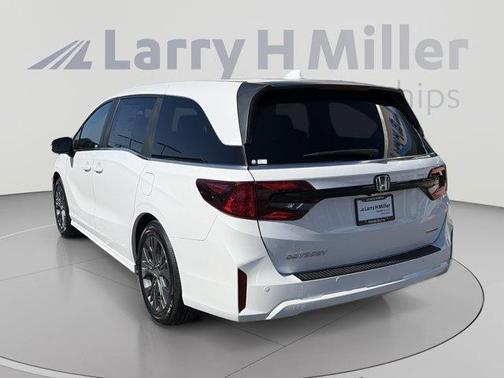 Platinum White Pearl 2026 Honda Odyssey Touring