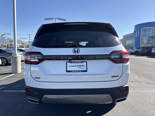 Platinum White Pearl 2026 Honda Pilot Touring S