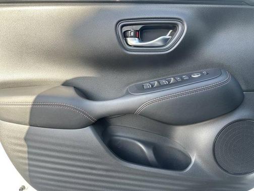 Platinum White Pearl 2026 Honda HR-V Sport