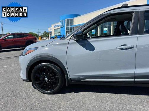 2022 Nissan Kicks SR