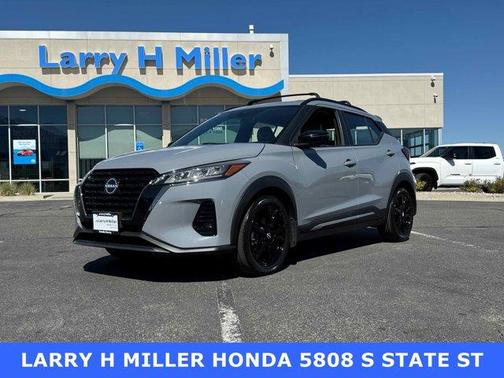 2022 Nissan Kicks SR