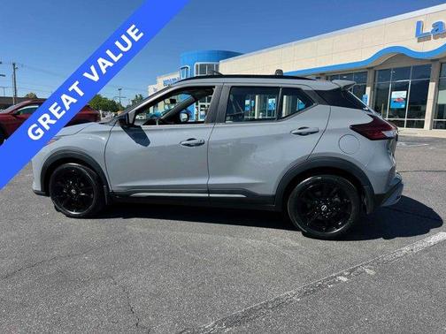 2022 Nissan Kicks SR