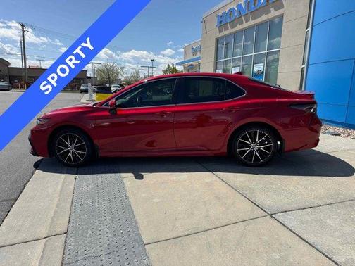 2022 Toyota Camry SE