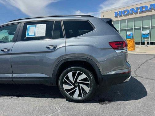 2024 Volkswagen Atlas 2.0T SE