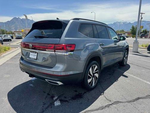 2024 Volkswagen Atlas 2.0T SE