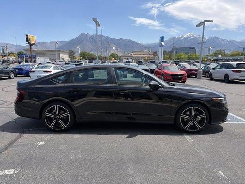 Crystal Black Pearl 2026 Honda Accord Hybrid Sport