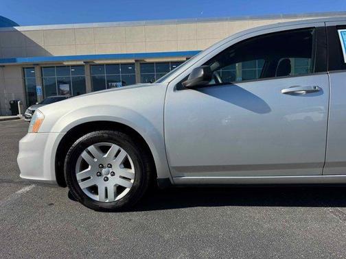 2012 Dodge Avenger SE