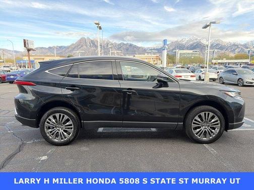 Coastal Gray 2024 Toyota Venza LE