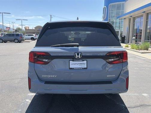 Sonic Gray Pearl 2026 Honda Odyssey Touring
