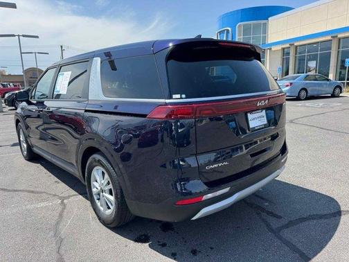 2024 Kia Carnival LX
