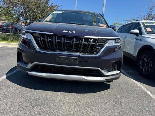 2024 Kia Carnival LX