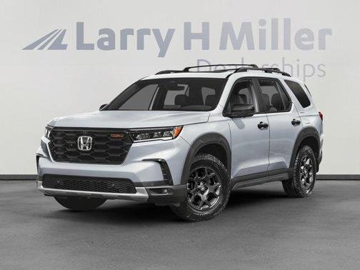 Silver Metallic 2025 Honda Pilot TrailSport