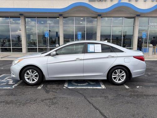 2012 Hyundai SONATA GLS