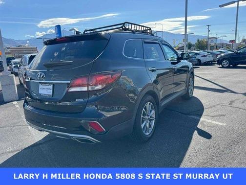 2017 Hyundai SANTA FE SE