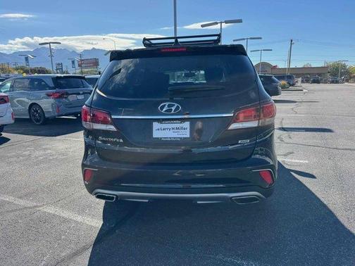 2017 Hyundai SANTA FE SE
