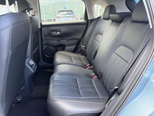 Pearl 2027 Honda HR-V EX-L