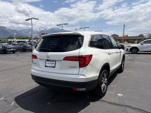 White 2017 Honda Pilot EX-L