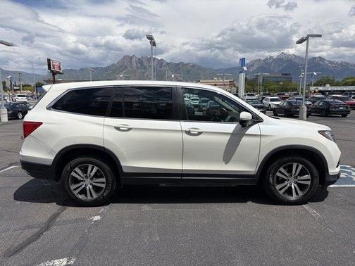 White 2017 Honda Pilot EX-L
