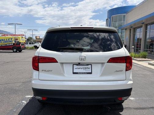 White 2017 Honda Pilot EX-L