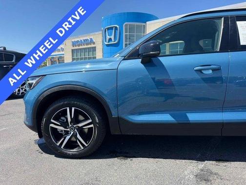 2024 Volvo XC40 B5 Core