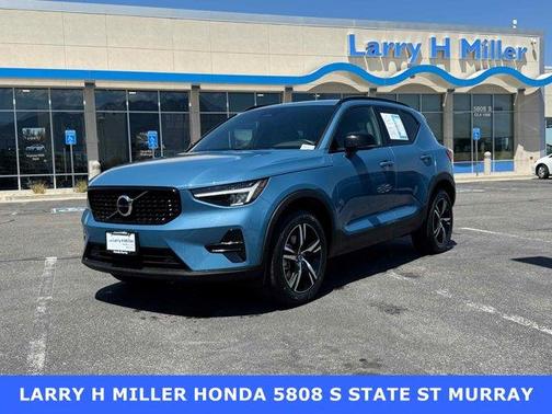 2024 Volvo XC40 B5 Core