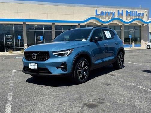 2024 Volvo XC40 B5 Core