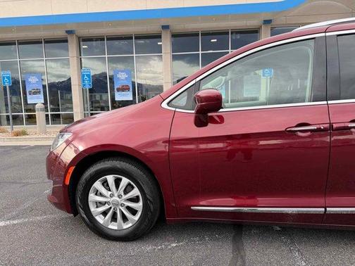 2019 Chrysler Pacifica Touring-L