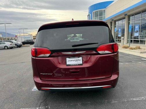 2019 Chrysler Pacifica Touring-L