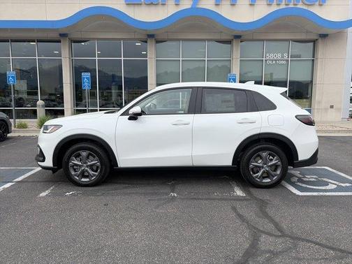 Platinum White Pearl 2027 Honda HR-V LX