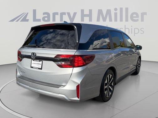 Solar Silver Metallic 2025 Honda Odyssey EX-L