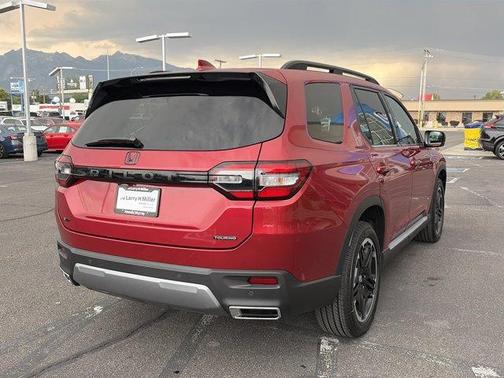 Radiant Red Metallic II 2026 Honda Pilot Touring S