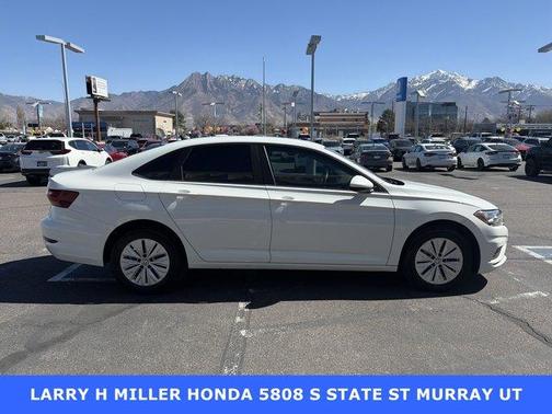 Pure White 2019 Volkswagen Jetta 1.4T S