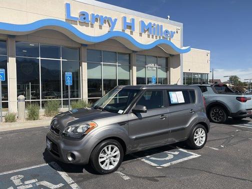 Titanium Pearl 2012 Kia Soul +