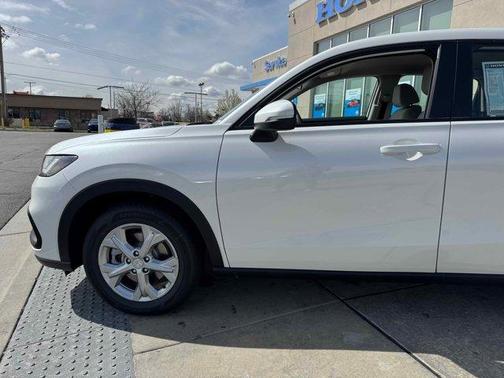 2025 Honda HR-V LX