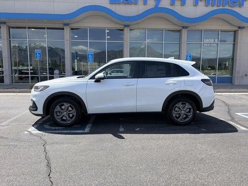 Platinum White Pearl 2027 Honda HR-V LX