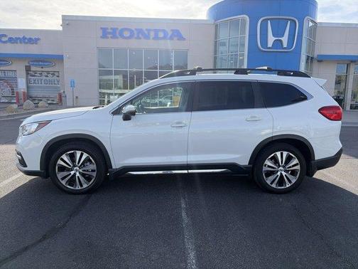 Crystal White Pearl 2019 Subaru Ascent Limited 7-Passenger