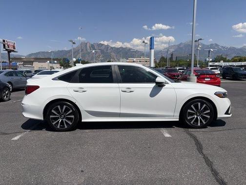 White 2024 Honda Civic EX