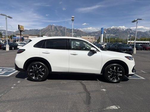 Platinum White Pearl 2027 Honda HR-V EX-L