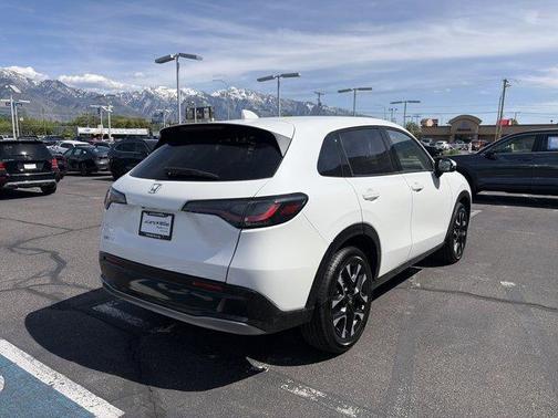 Platinum White Pearl 2027 Honda HR-V EX-L